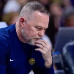 Denver Nuggets despiden a su entrenador Michael Malone a tres partidos de los playoffs